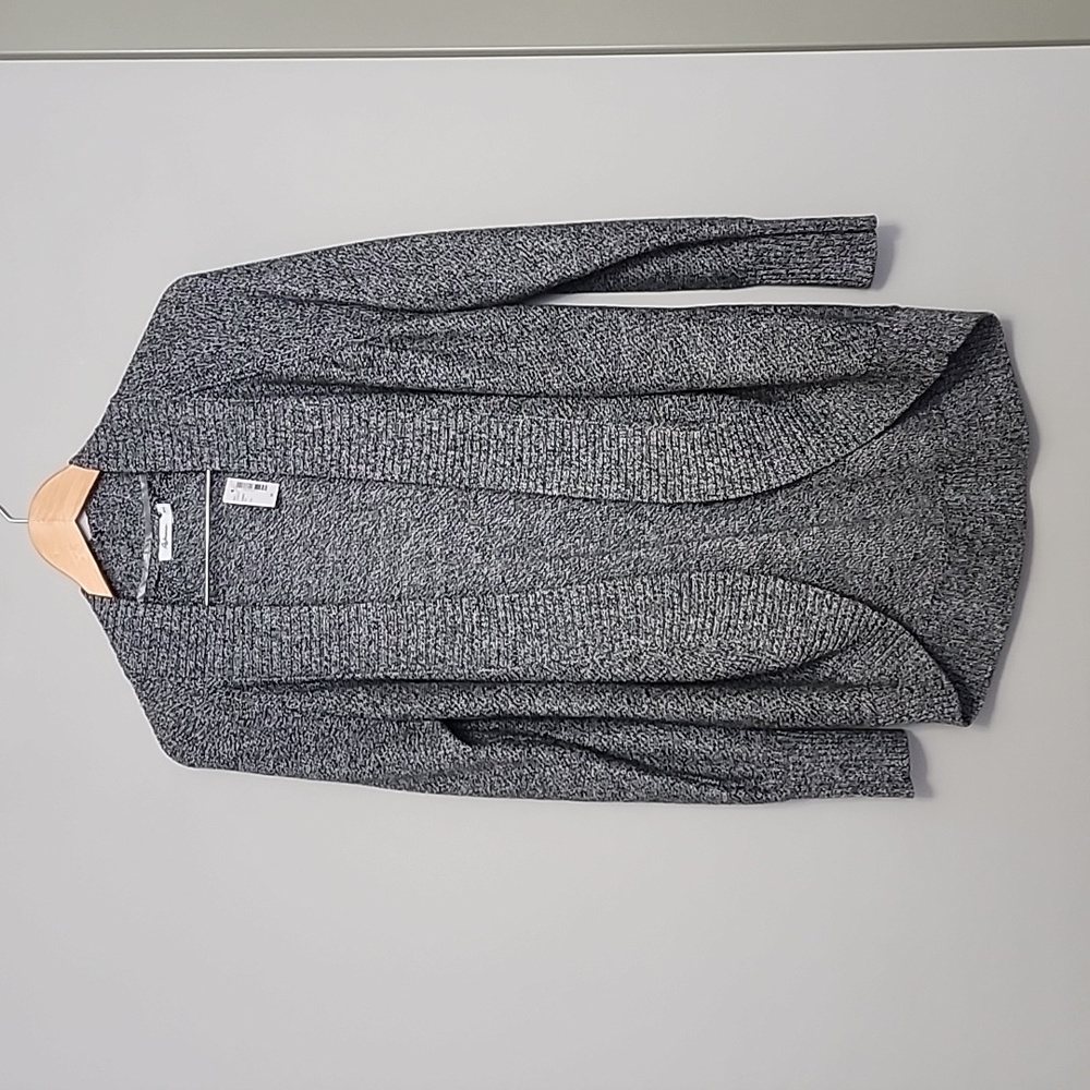 Reitmans Cardigan size M